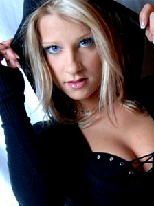 Blonde Babe Lexa