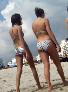 Teen  Beach Girls