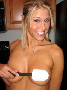 Melissa Midwest baking topless